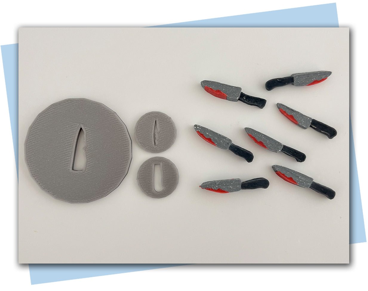 Murder Mystery scene knife extruder disc