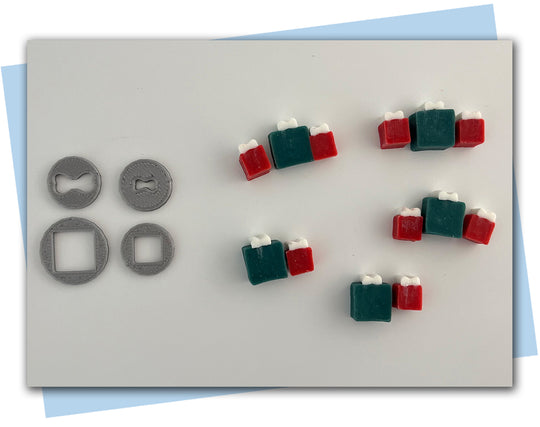 Santa boot with candy cane and gingerbread extruder discs and present extruder discs