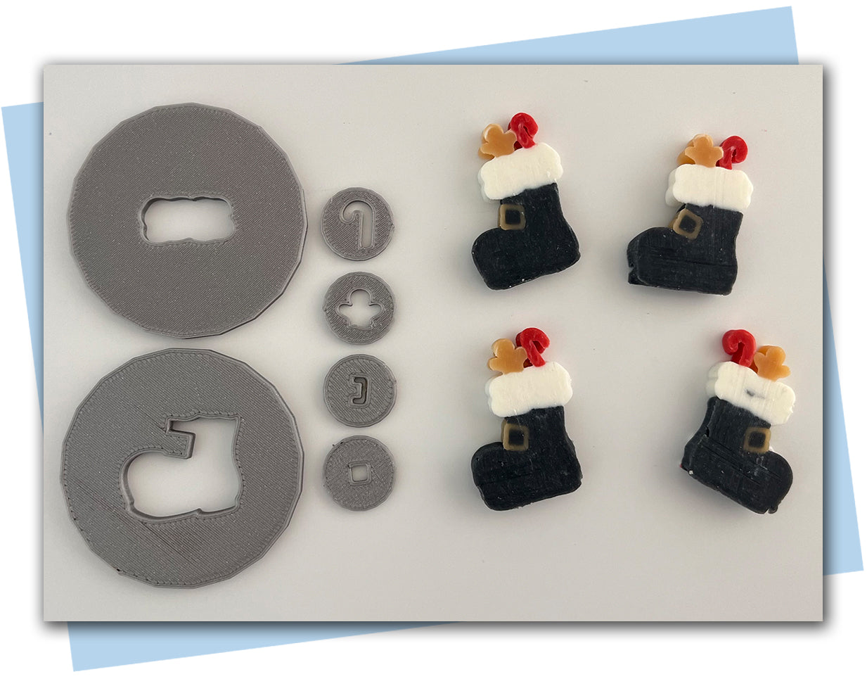 Santa boot with candy cane and gingerbread extruder discs and present extruder discs